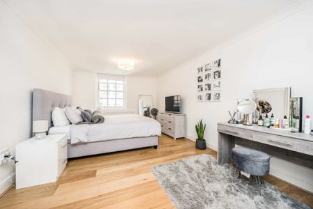 College Hill - Photo 3