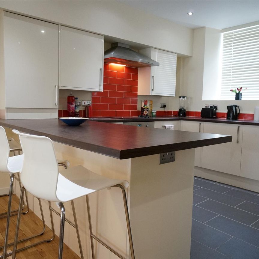 Flat 1, Seion Chapel Ambrose Street - Photo 1