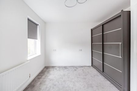 3 bedroom end of terrace house to rent - Photo 4