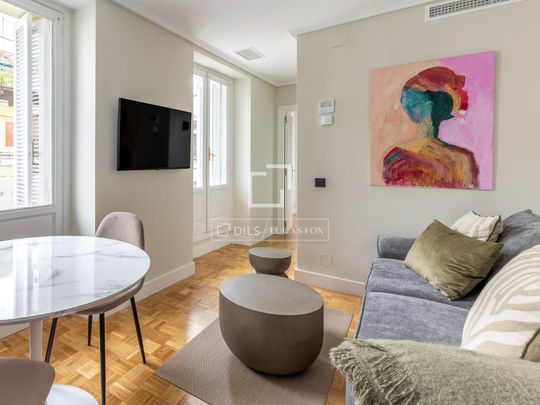 Excellent 1 Bedroom apartment for rent in Sol, Madrid - Photo 1