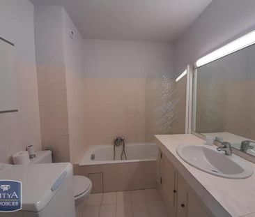 Location Appartement 1 pièce 29m² ST LAURENT DU VAR 06700 - Photo 5