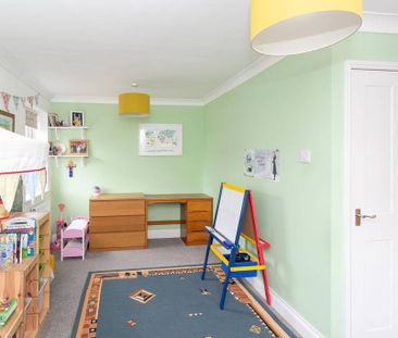 4 bedroom semi-detached house to rent - Photo 4