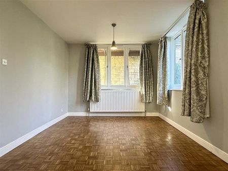 4 bedroom detached house to rent - Photo 4