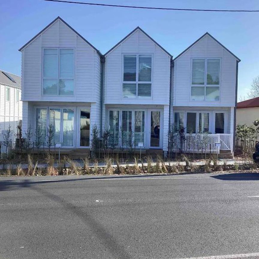 Boutique Townhouse in Matakana Village - Photo 1