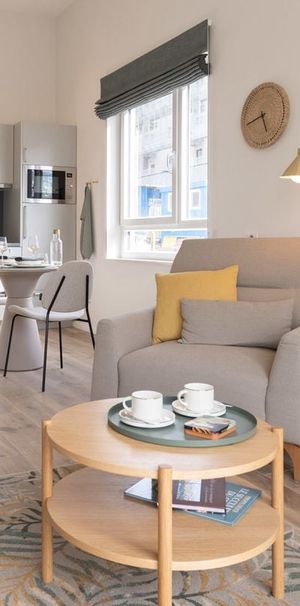 Appartement te huur in Court-Saint-Étienne voor € 1.800 met 1 slaapkamer - Photo 1