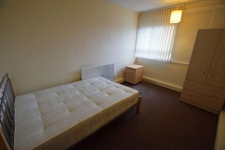 Duffield Court, Hulme, Manchester, M15 - Photo 3