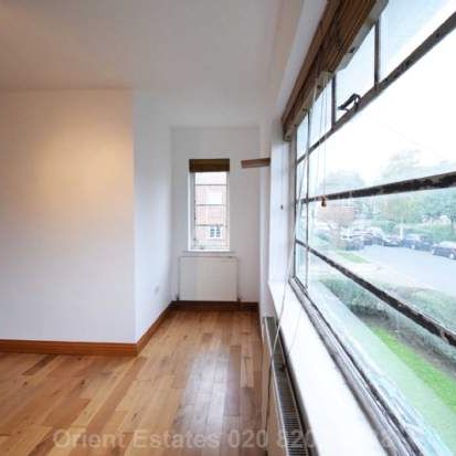 2 bedroom property to rent in London - Photo 1