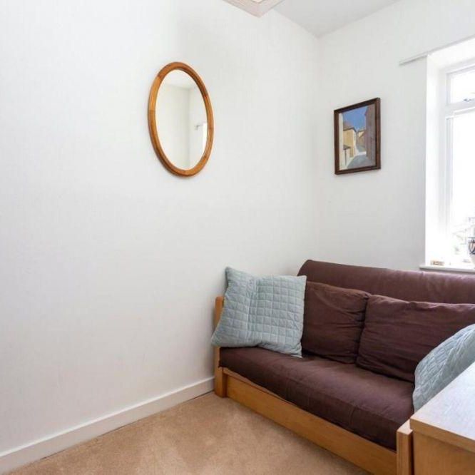 3 bedroom apartment to rent - Photo 1