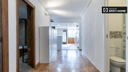 valencia, Valencian Community 46021 - Photo 2