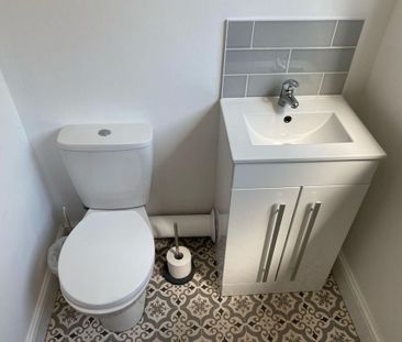 3 bedroom end of terrace house to rent - Photo 5