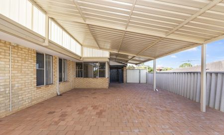 Spacious 3x2 Family Home on a Massive Block – Clarkson - Photo 4