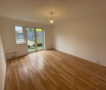 Tarrant Road, Muscliff - Photo 1
