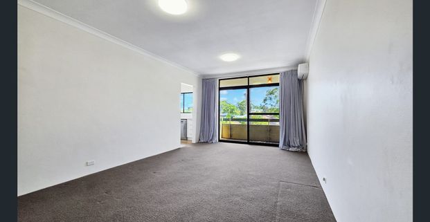 Located in the heart of Revesby! - Photo 1