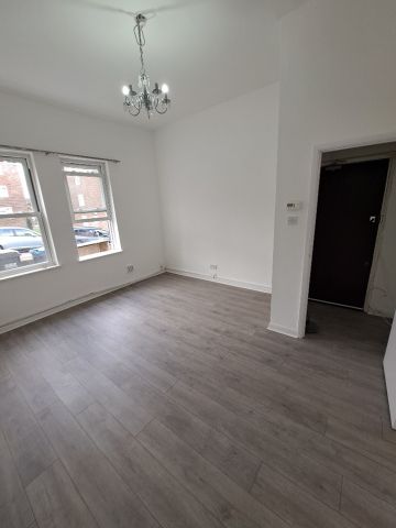 3 Bed Flat, High View Road, SE19 - Photo 2