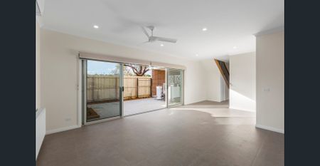 STUNNING DOUBLE-STORY HOME IN SOUGHT-AFTER BELMONT! - Photo 4