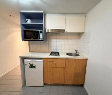 Studio Apartment in Perfect location! - Photo 2