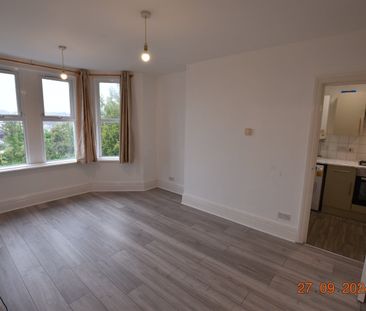 1 Bed Flat, Crescent Road, LU2 - Photo 4