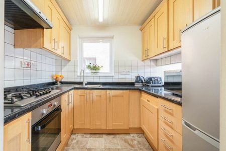 Room in a Shared Flat, Whitefriars Court, N12 - Photo 5