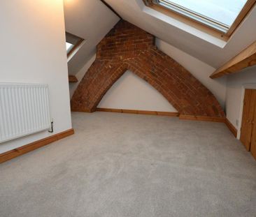 3 bedroom terraced house to rent - Photo 5