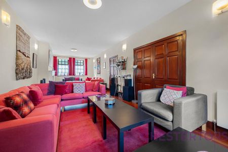 5 bedroom detached house to rent - Photo 4