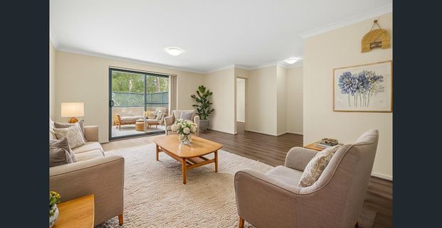 Stylish Apartment Blending Comfort and Lifestyle - Photo 1