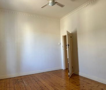 Easy, Carefree Living! - Photo 3