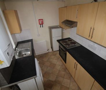 4 bedroom terraced house to rent - Photo 1