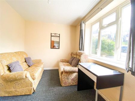 5 bedroom semi-detached house to rent - Photo 4