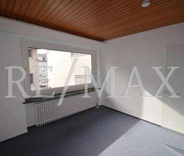 zentral gelegene 2- Zimmerwohnung mit Balkon - Foto 2