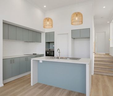 Luxurious Coastal Living in Premier Location With Views - Photo 4