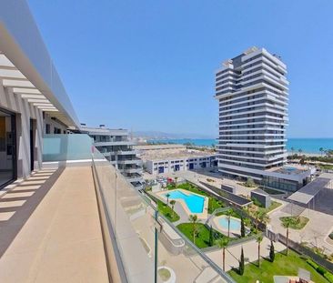 2 bedroom luxury penthouse for rent in Málaga, Andalusia - Photo 3