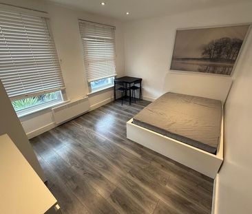 Terraced house to rent - Photo 1