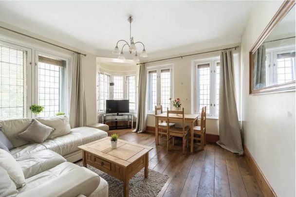 2 Bed Flat, St James London, SW1Y - Photo 1