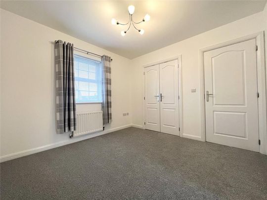 4 bedroom detached house to rent - Photo 1