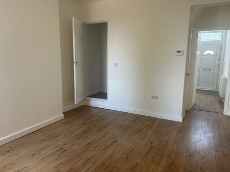 Chapel Street - Photo 3