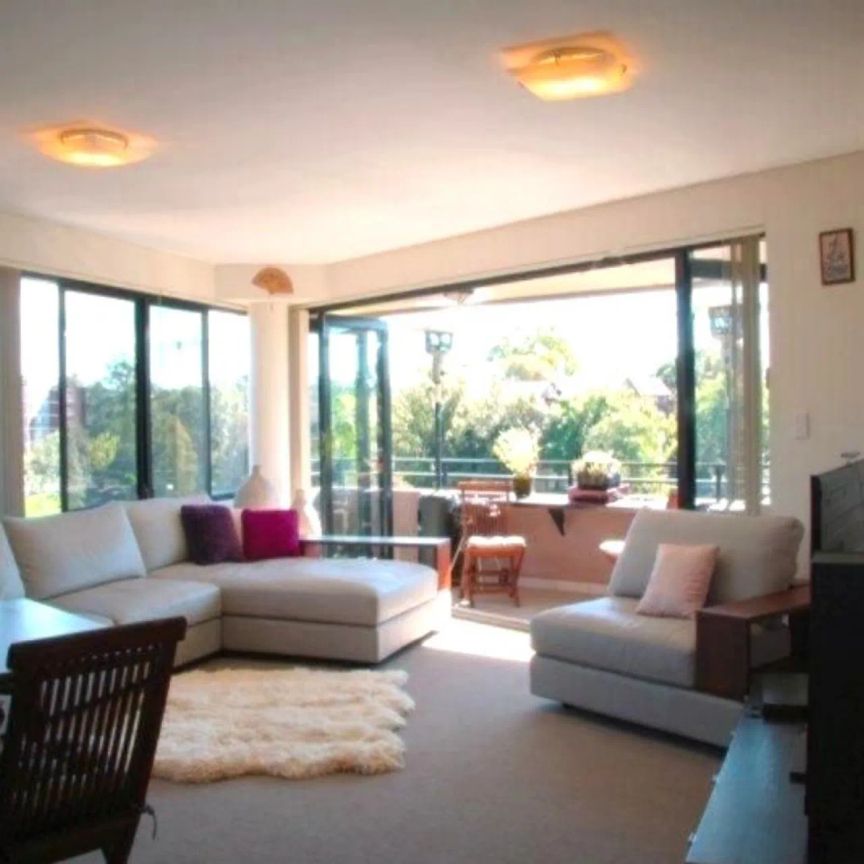 Fully Furnished Riverside Retreat in the Heart of Parramatta! - Photo 1