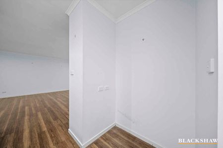 SPACIOUS GROUND FLOOR APARTMENT AT VALONIA - Photo 2