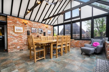 4 Bedroom Detached House To Rent - Photo 2