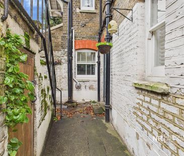 2 bedroom ground floor flat to rent - Photo 1