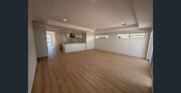 Beachside Living - 4 Bed, 2 Bath, 2 Car Garage - Photo 1