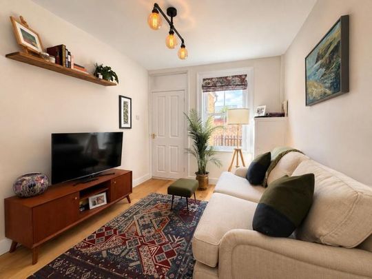 2 bedroom terraced house to rent - Photo 1