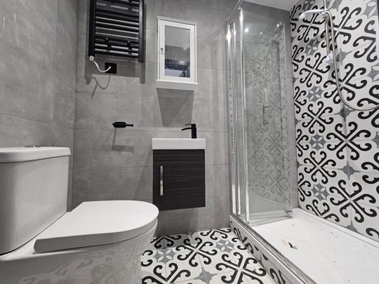 Studio Flat, Brownhill Road, SE6 - Photo 1