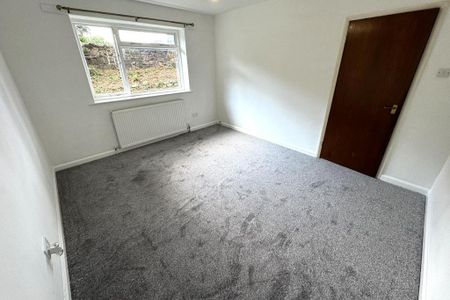 2 bedroom detached bungalow to rent - Photo 3