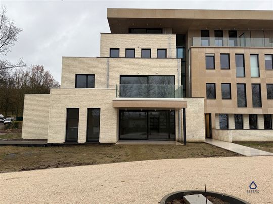 Energiezuinige nieuwbouwappartement met garagebox en gemeenschappelijk zwembad - Photo 1