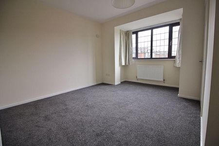 4 bedroom detached house to rent - Photo 4