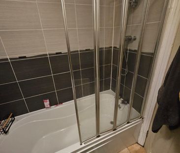 7 Bed - 48 Chestnut Avenue, Hyde Park, Leeds - LS6 1BA - Student - Photo 5