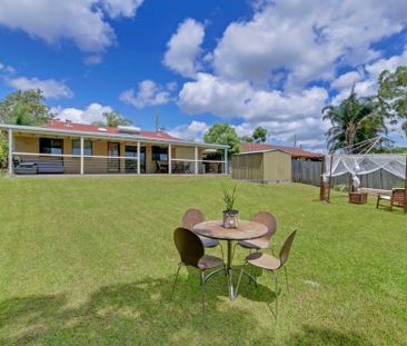 CHARMING 3 BEDROOM HOME CLOSE TO EVERYTHING - Photo 4