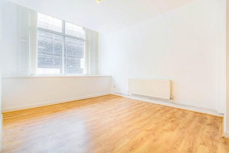 3 bedroom apartment to rent - Photo 3