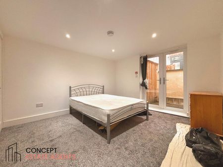 3 bedroom apartment to rent - Photo 4