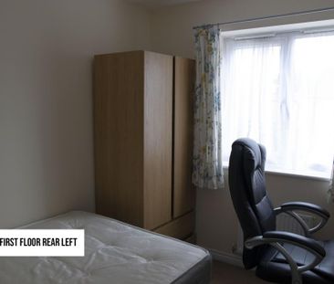 4 bedroom detached house to rent - Photo 2